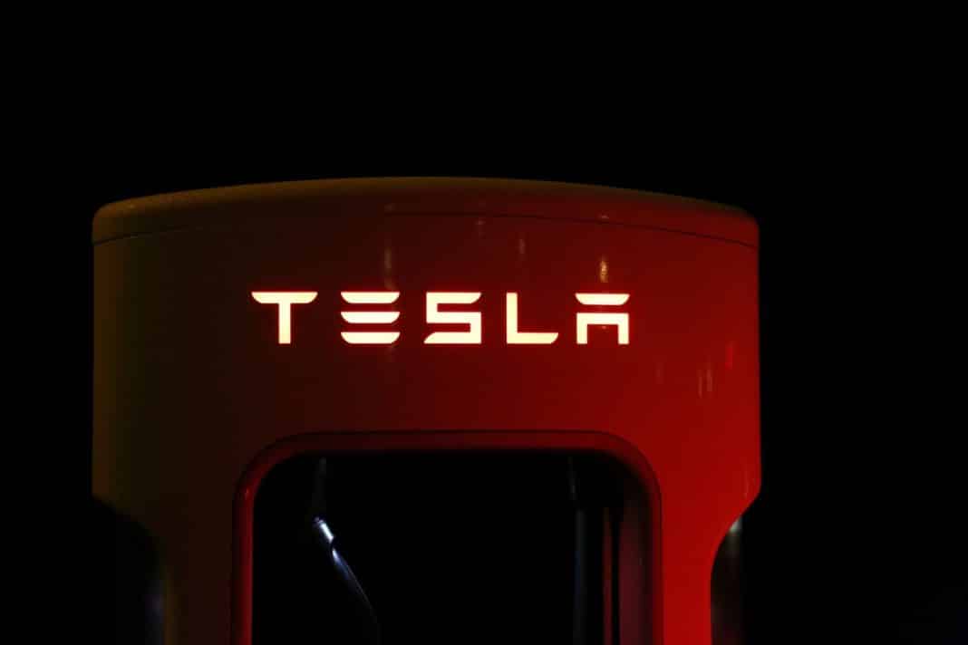 um Tesla