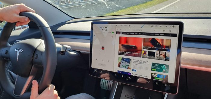 Tesla indecisa