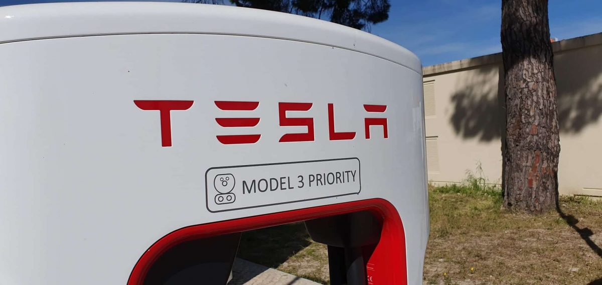 custa bateria Tesla