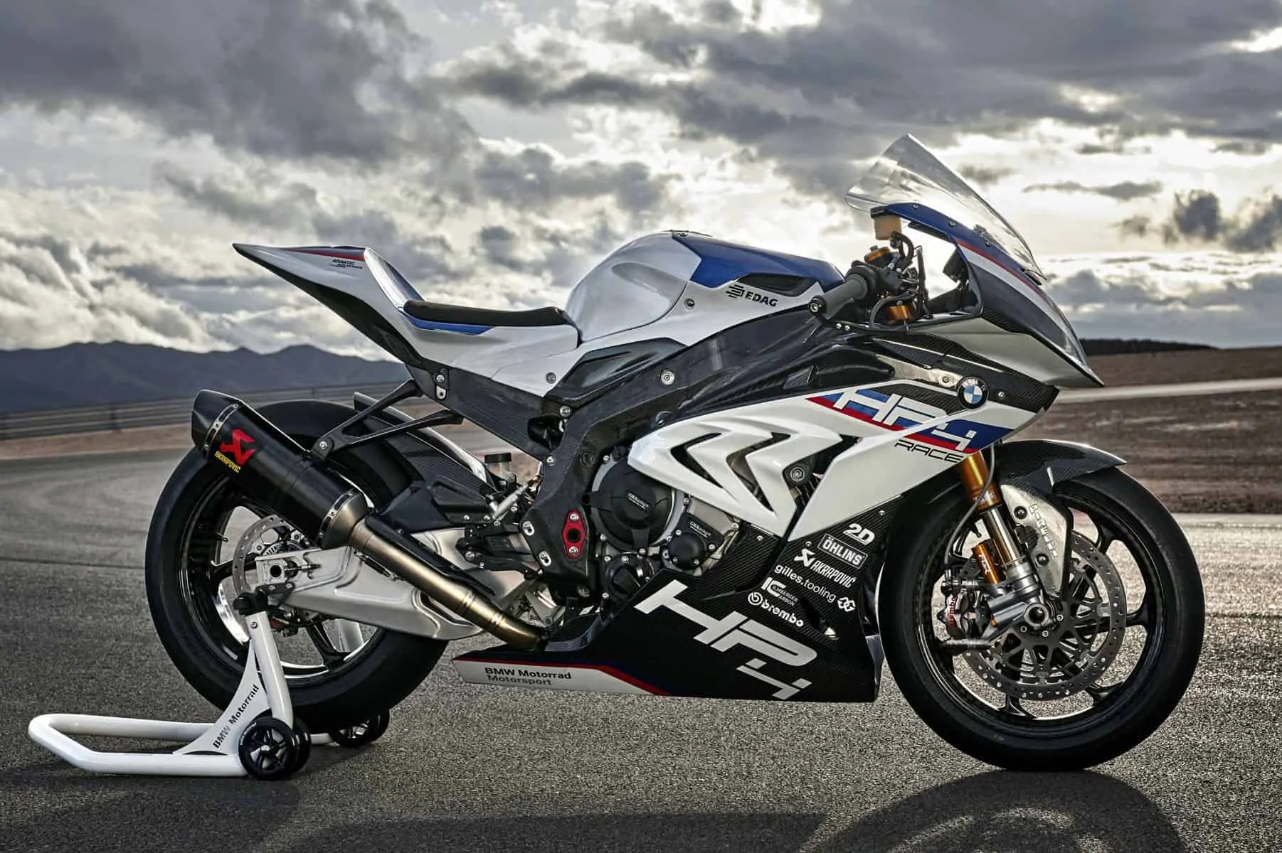 BMW lança moto de corridas HP4 Race por R$ 490 mil