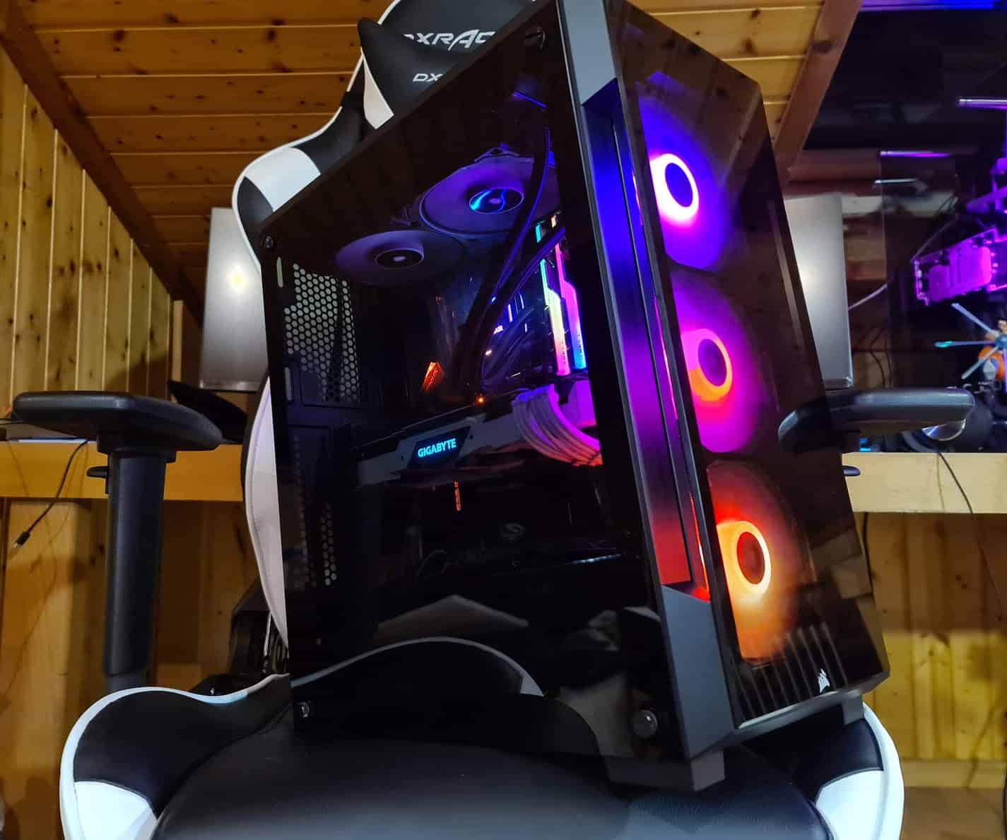 (مراجعة) Corsair iCUE 220T RGB box: أعلى جودة وتصميم!
