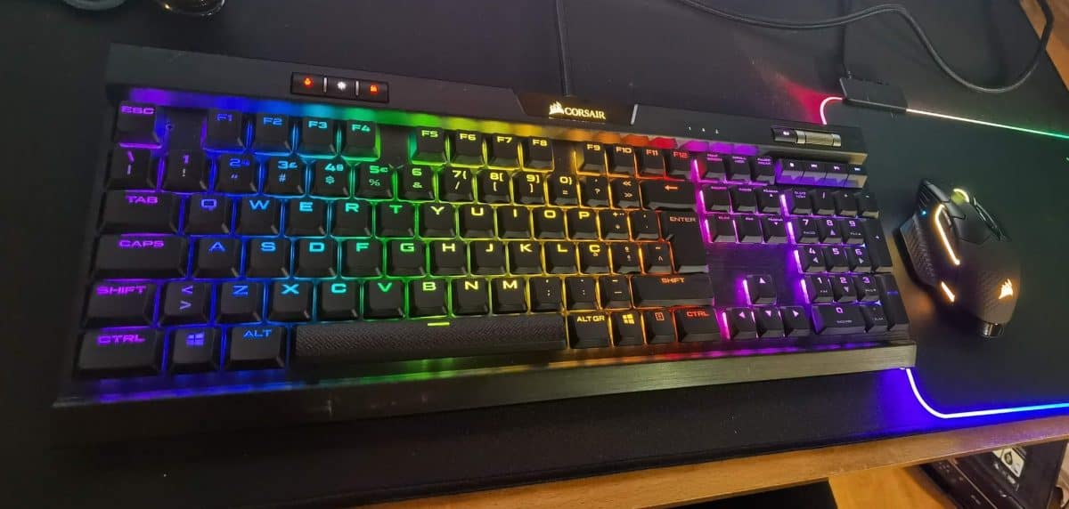 (مراجعة) Corsair K70 MK.2 الانظار: شعور الكمبيوتر المحمول ... لكن جيد؟ 63