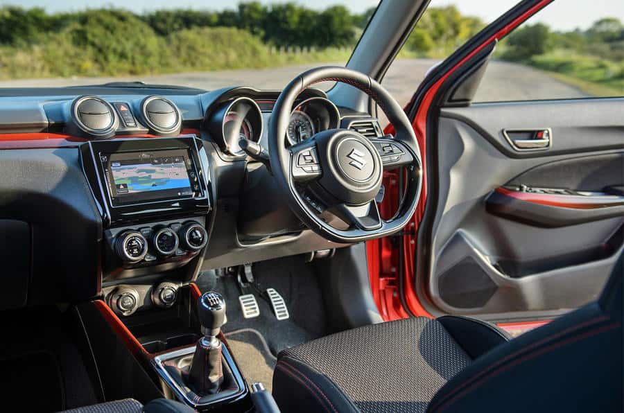 suzuki-swift-sport-hybrid-2020-interior, carro no Inverno