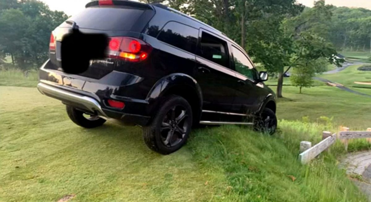 Waze manda condutor jogar Golfe com o seu próprio carro!