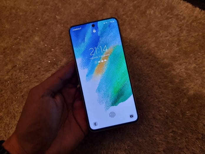 ecrãs com linha verde