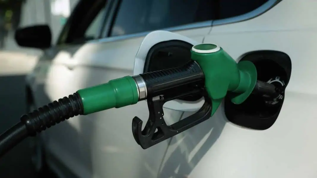 combustíveis, gasóleo, gasolina, atestar o carro