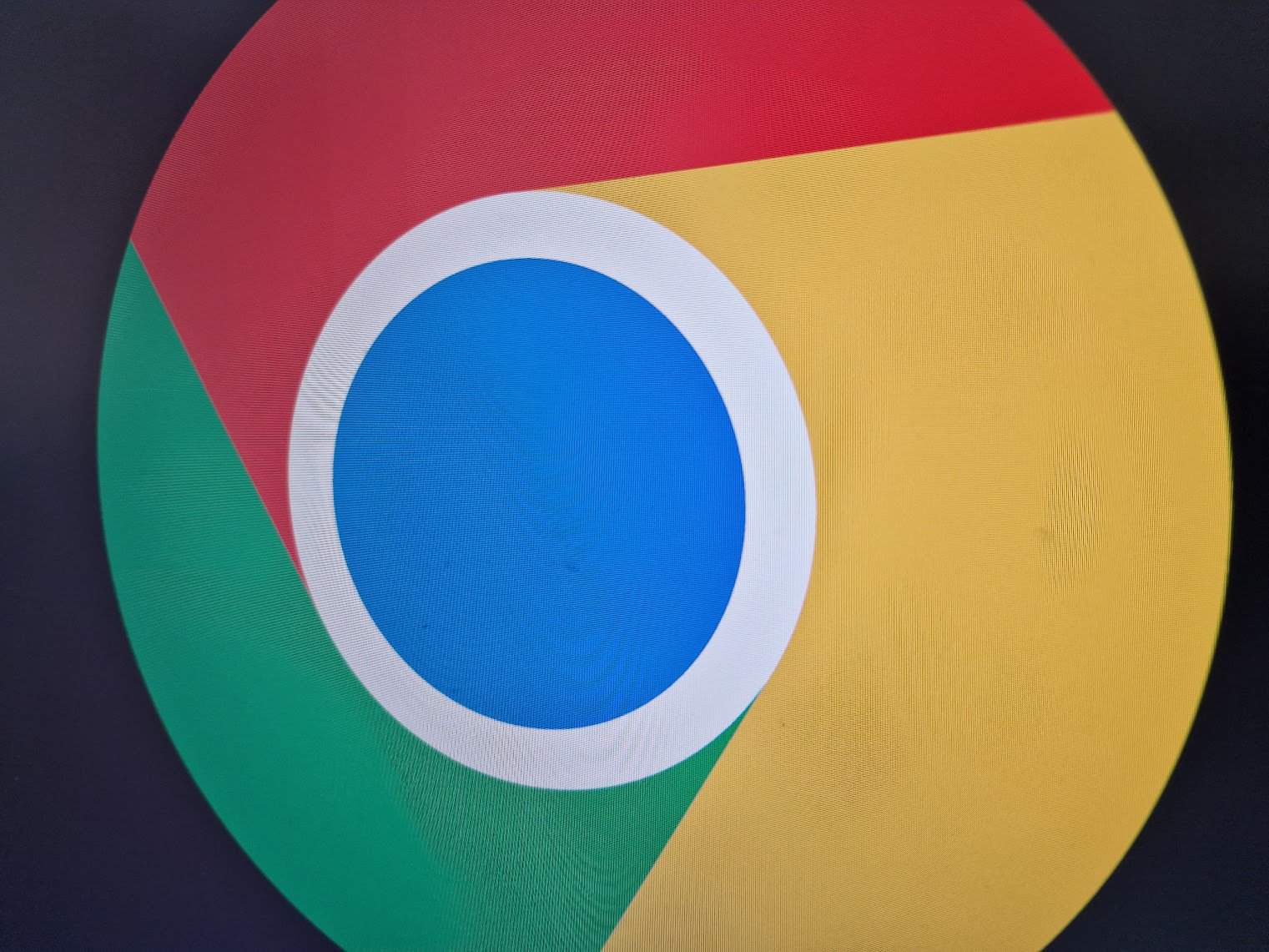 Google chrome apareceu com tema escuro do nada, não é confortavel