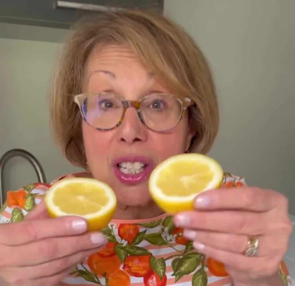 fruta na máquina de lavar