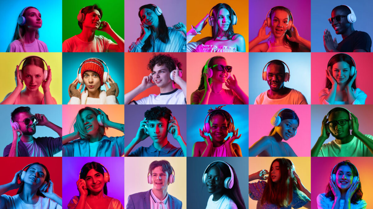 Cuidado! É altura de tirar os seus auscultadores dos ouvidos!