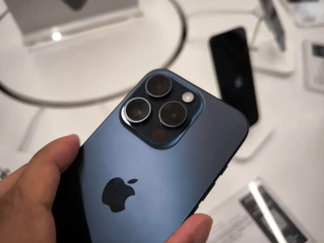 fotografias smartphone dslr, iphone a aquecer demasiado, iPhone ativar função, USB-C mais lento no iPhone 15