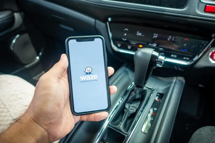 transformar o Google Maps no Waze, Waze faltava, instalar o waze no smartphone, Reportar a polícia no Waze, chegou ao Waze
