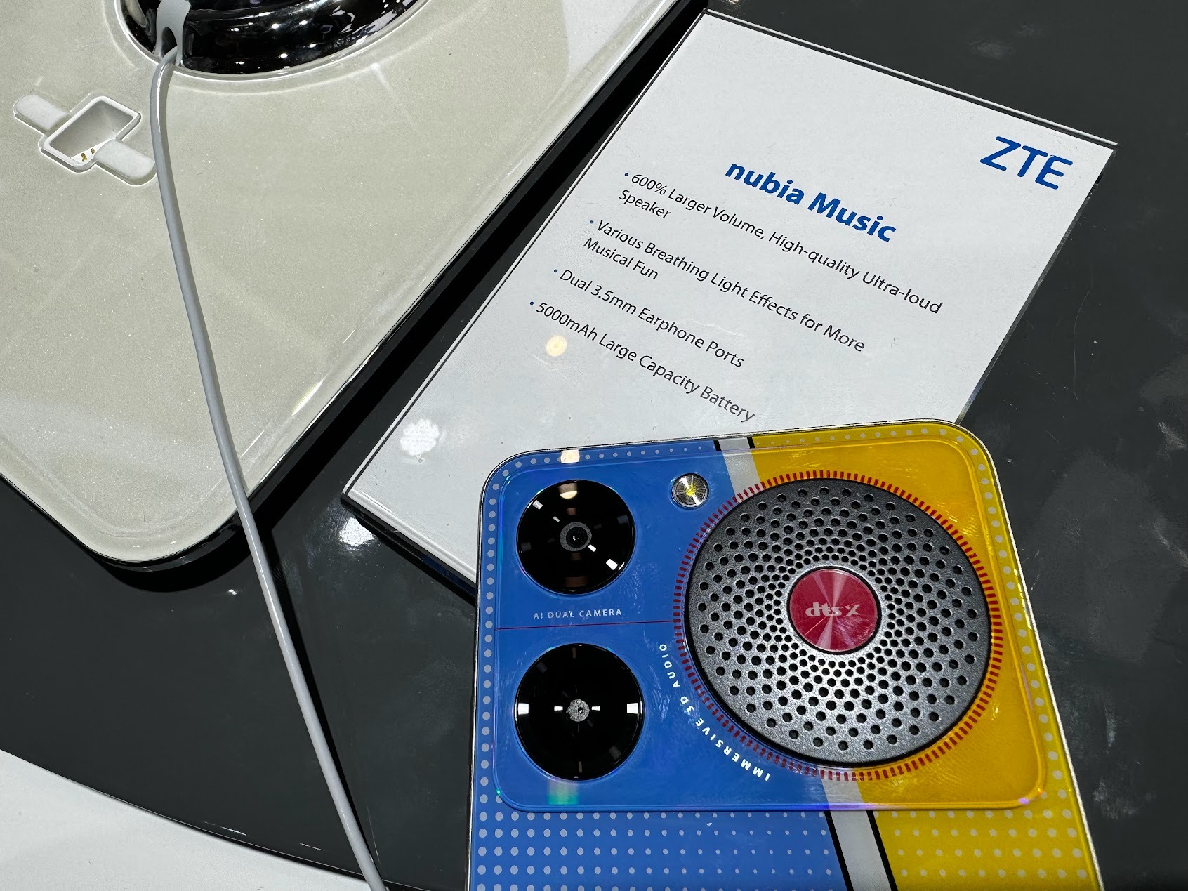 Existe um smartphone sucessor ao XpressMusic da Nokia!