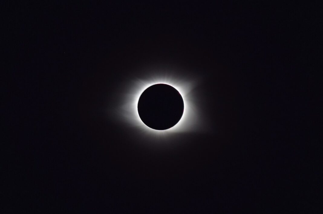 dores nos olhos eclipse