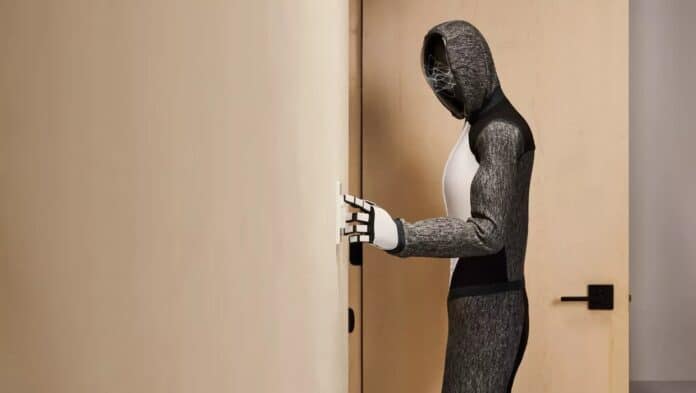 imagina entrar em casa e ter um robô a cozinhar?