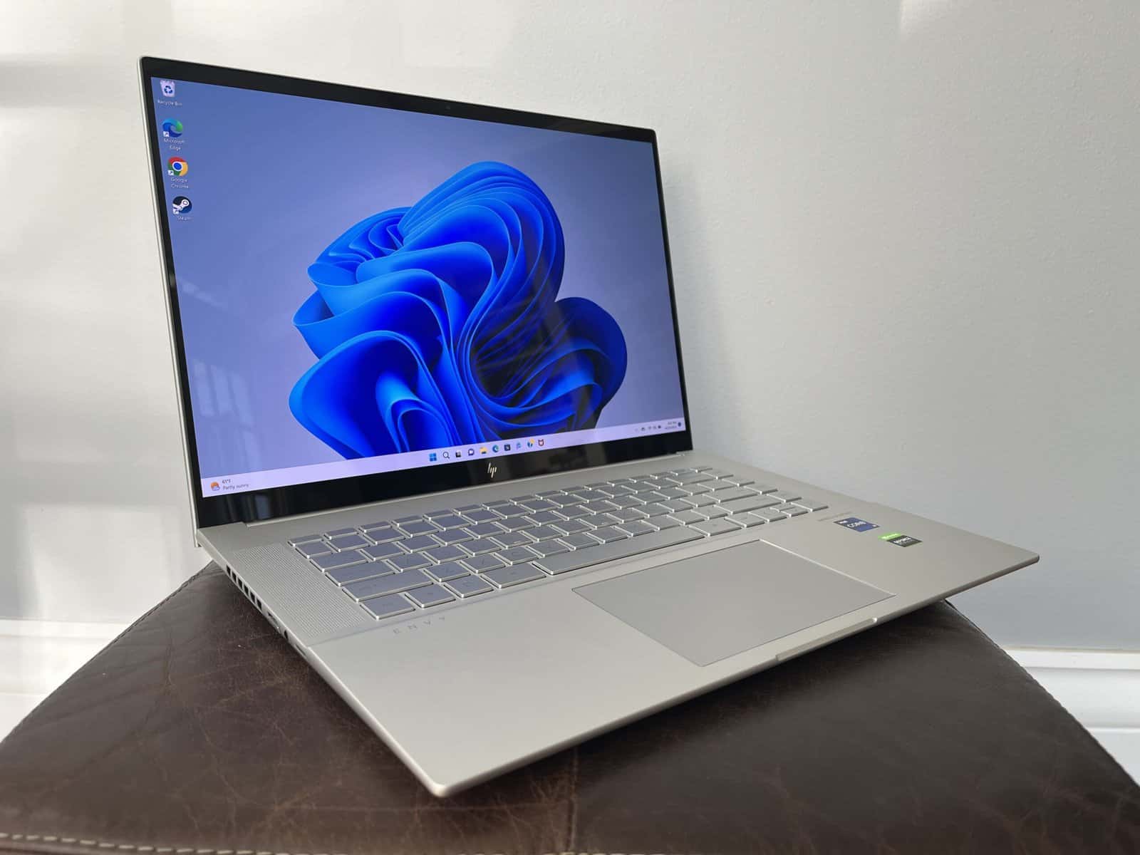 (análise) hp transcend envy 16: dimensão e competência