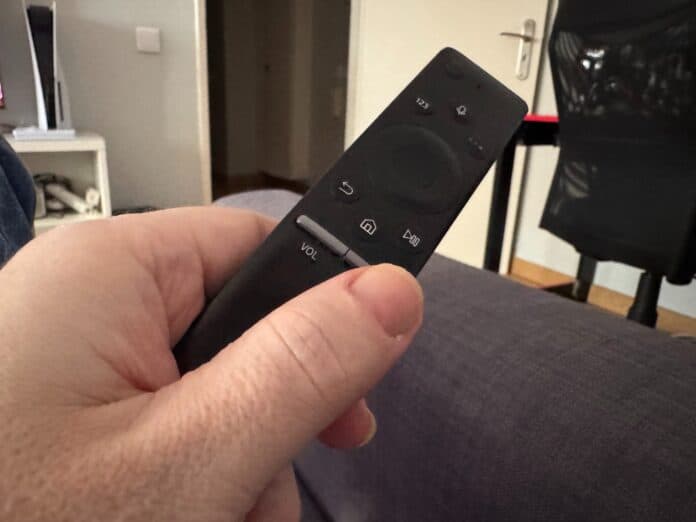 porta da smart TV, problemas mais comuns numa Smart TV, faça isto se o comando da sua tv samsung não funciona!