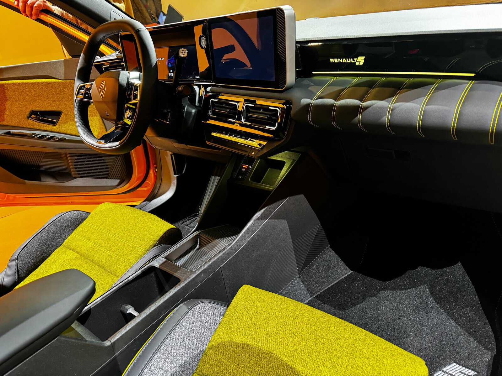 (ensaio) renault 5 - o pequeno elétrico que espalha magia! (ensaio) renault 5 - o pequeno elétrico que espalha magia!