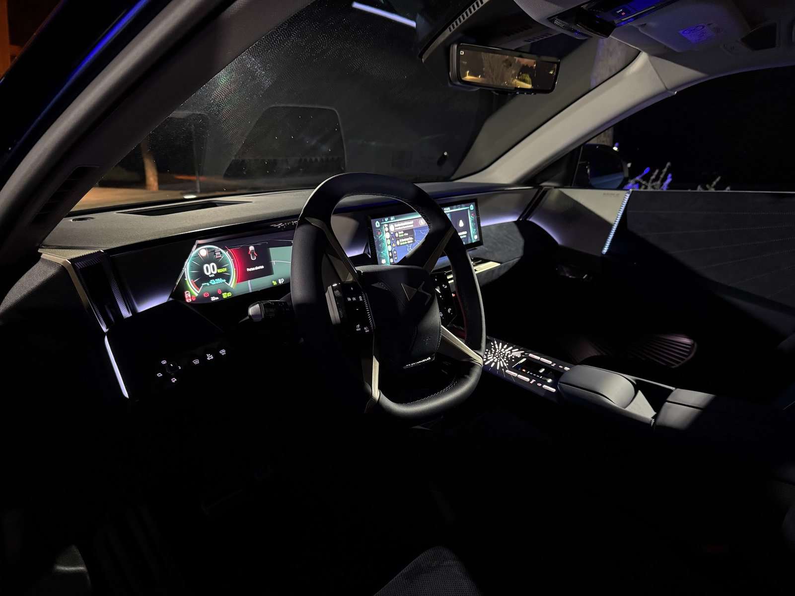 ds nº8 promete 750 quilómetros puramente elétricos. all-in!