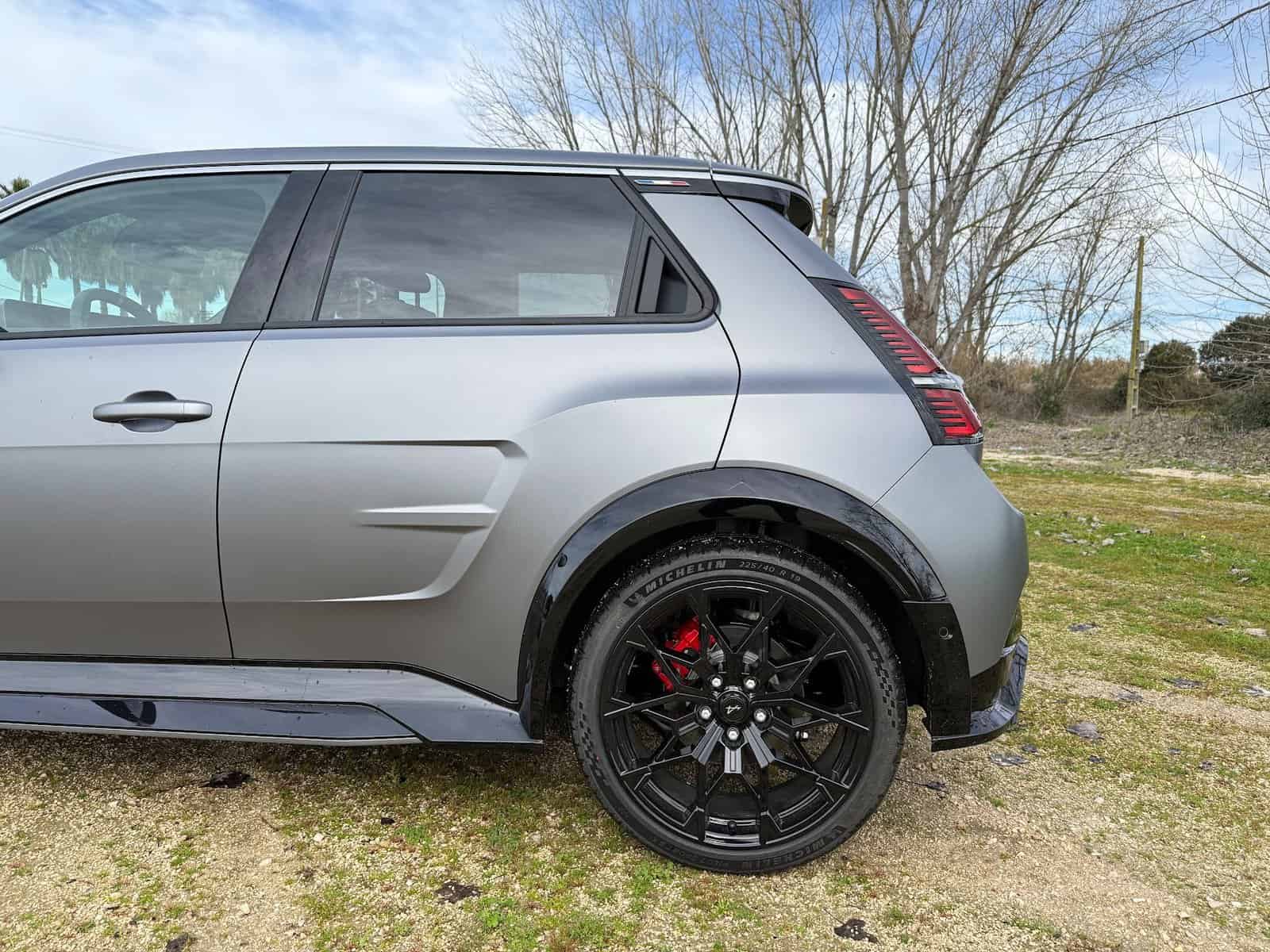 (primeiras impressões) alpine a290: onde a lógica perde para a emoção!