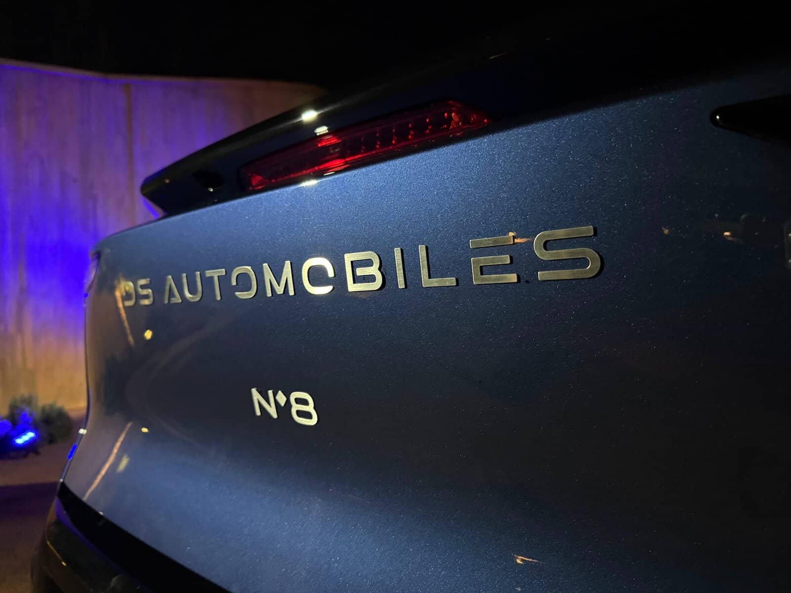 ds nº8 promete 750 quilómetros puramente elétricos. all-in!