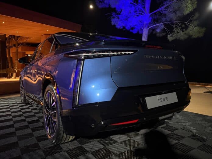 ds nº8 promete 750 quilómetros puramente elétricos. all-in!