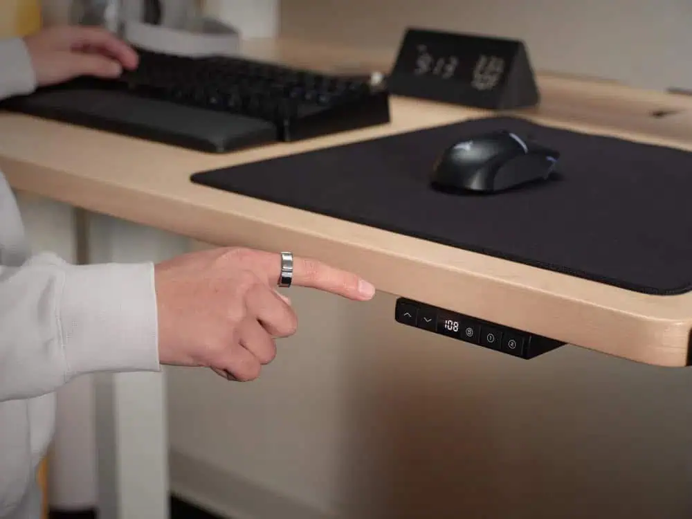 corsair lançou uma mesa para quem tem pouco espaço em casa!