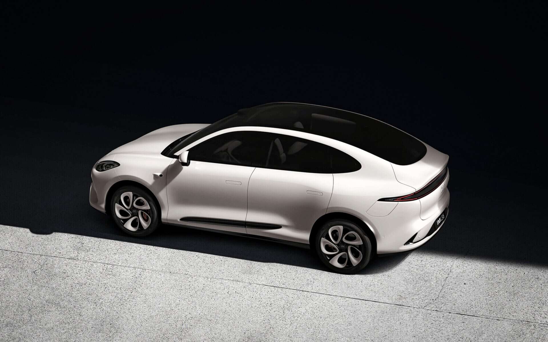 tesla killer? temos novo 100% elétrico a entusiasmar!