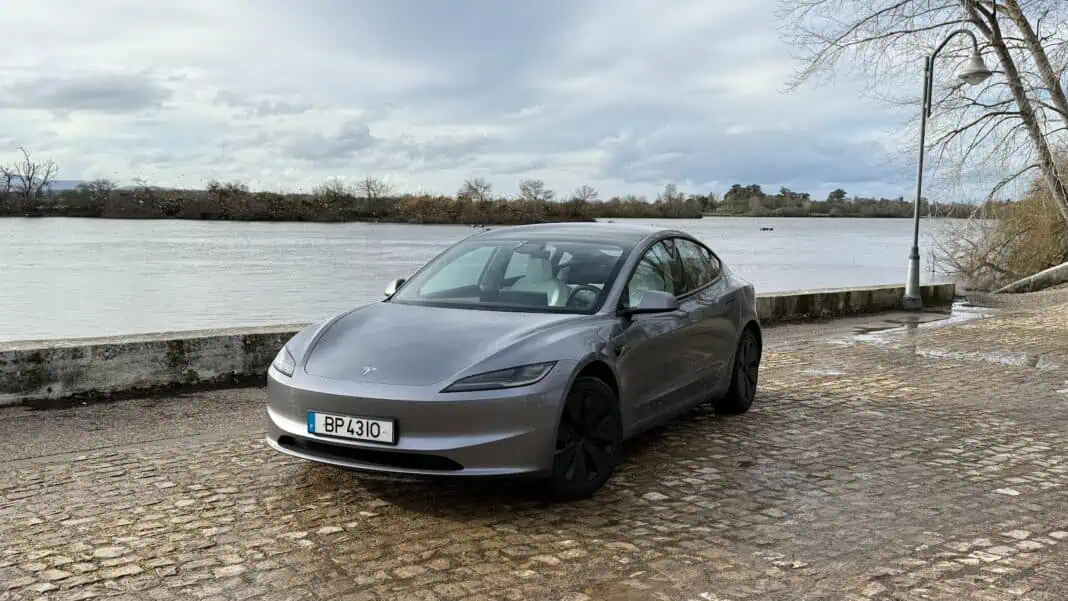 tesla model 3 (2025): sem piscas e sem mudanças?
