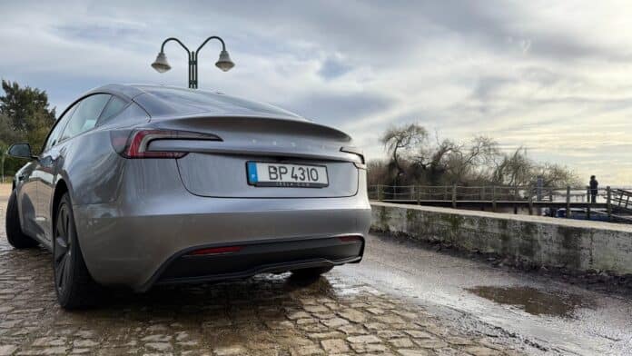 tesla model 3 (2025): sem piscas e sem mudanças?