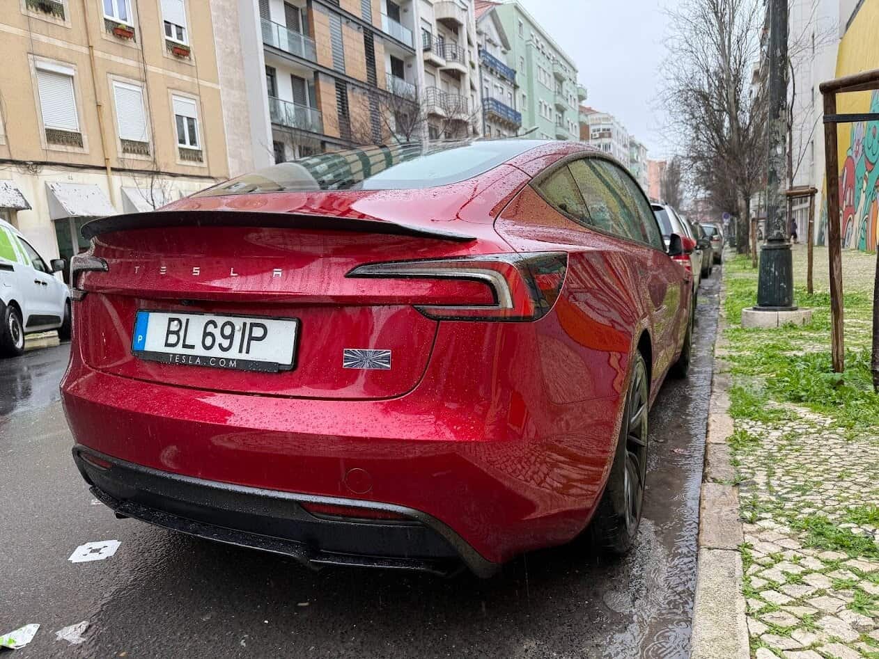 tesla model 3 (2025): sem piscas e sem mudanças?
