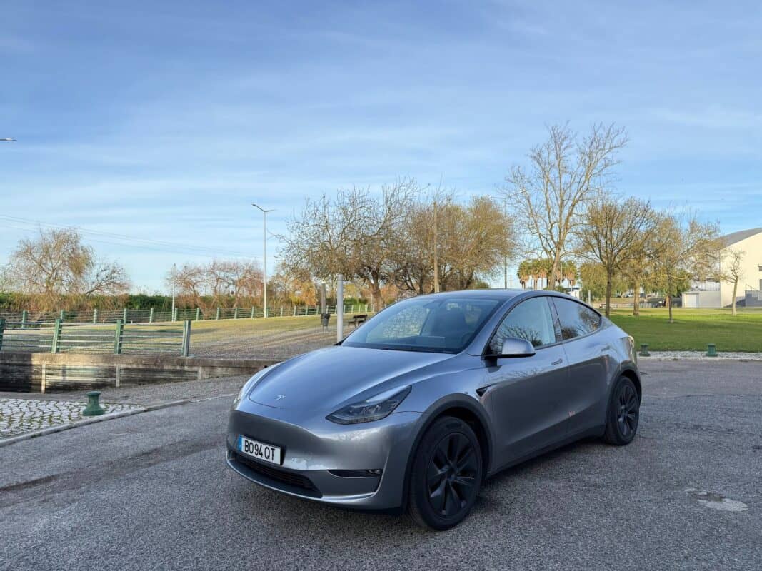 (ensaio) tesla model y - É um sucesso de vendas. porquê? rascnho