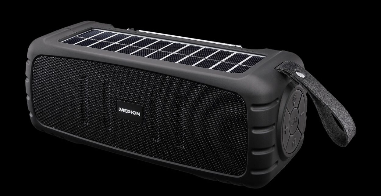 coluna bluetooth e lanterna solar do aldi à prova de apagão