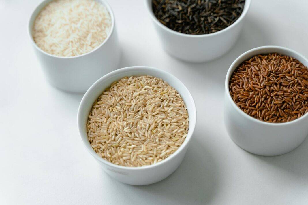 arroz integral contém mais arsénio do que o arroz branco