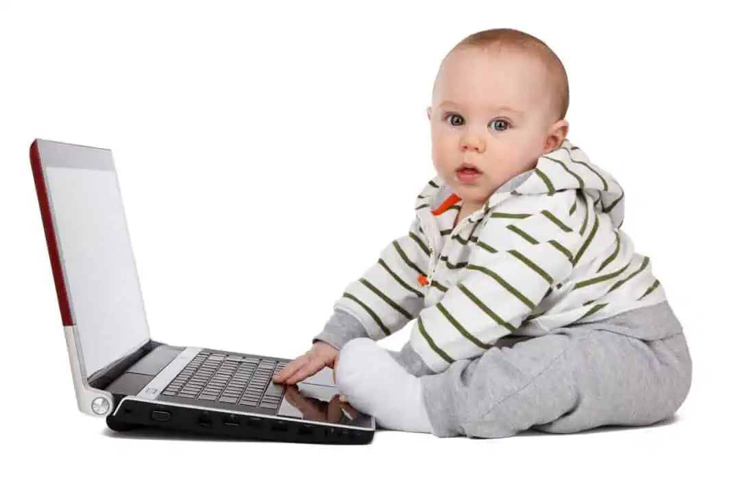 nasceu o primeiro bebé com ajuda total de inteligência artificial