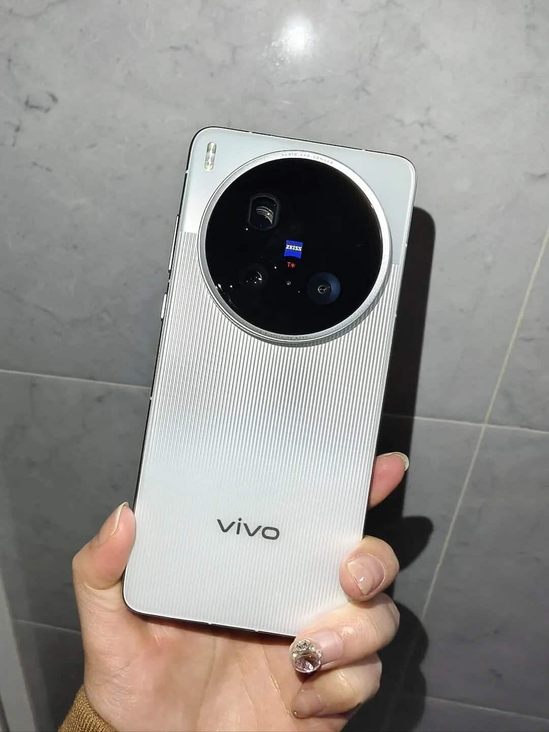 vivo x200 ultra? 21 de abril com um módulo… gigante! chega cá?