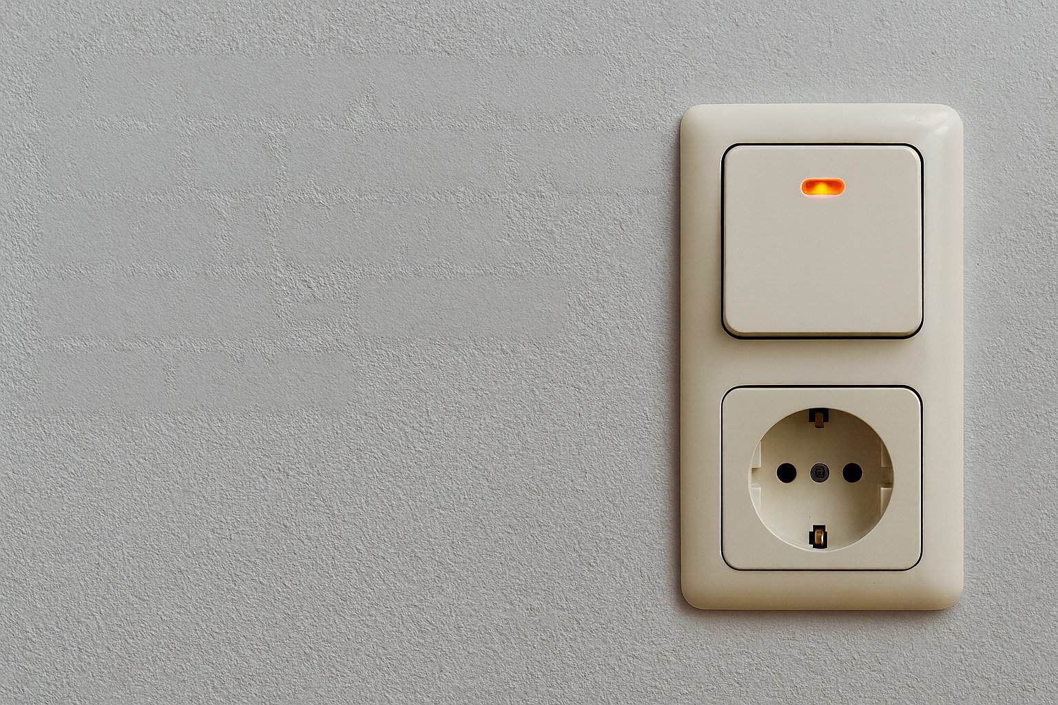 O interruptor que tens na parede pode estar a gastar energia