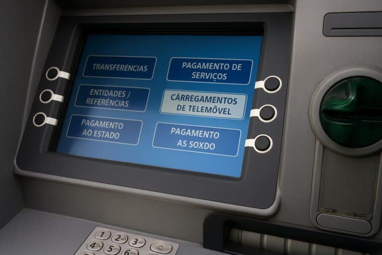 A burla escondida nos carregamentos de telemóvel no multibanco