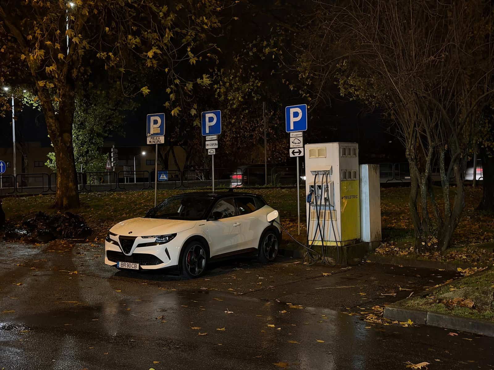 Alfa Romeo Junior Elettrica: Charme com uma proposta nova