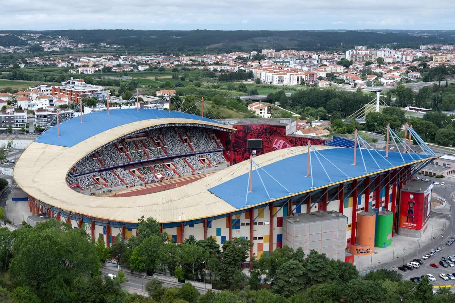 Leiria Não Está Sozinha: o guia de emergência para ajudar agora