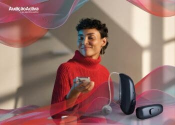 A nova geração de aparelhos auditivos chegou com IA e conectividade avançada