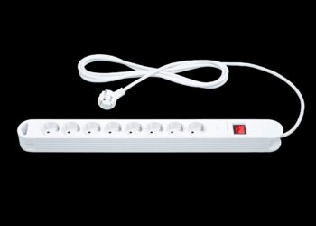 Evita incêndios elétricos: a nova extensão de 8 tomadas do LIDL