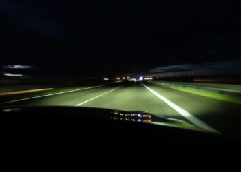 Conduzir à noite está a deixar-te cego? A culpa não é dos teus olhos