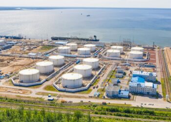 O perigo mortal da chuva negra após os ataques aos depósitos de petróleo