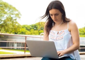 Vais para a universidade? O teu portátil (ainda) não está pronto