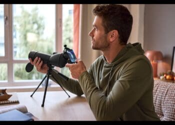 Falta de zoom? O LIDL lançou um telescópio para o teu telemóvel