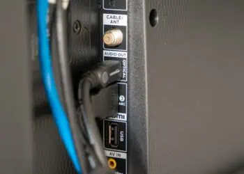 Andas a ligar mal o cabo HDMI à televisão? Isto pode arruinar a tua imagem