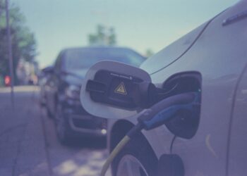 Japão acabou de resolver o maior problema dos carros elétricos