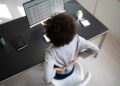 Trabalhar em pé ou sentado? O erro fatal que estás a cometer
