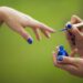 Ter unhas grandes deixa de ser um problema para o smartphone!
