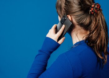 Este vírus usa a ligação do telemóvel ao Windows para roubar os teus dados